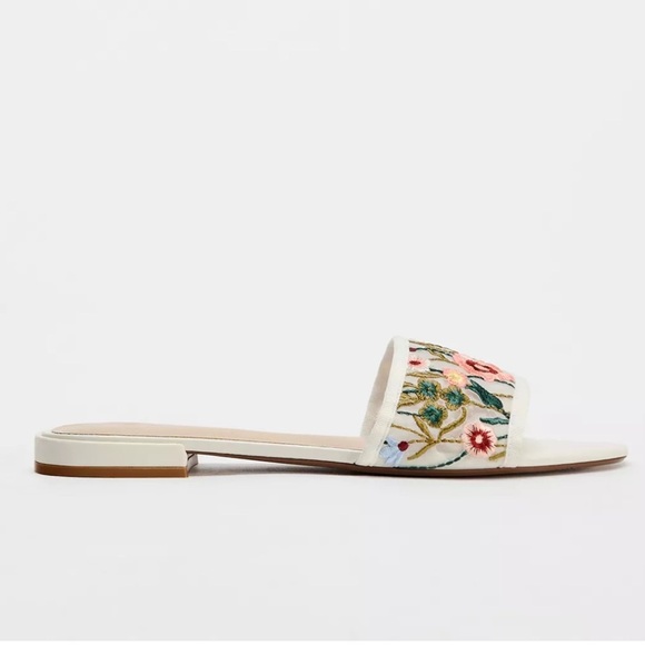 NWT ZARA  EMBROIDERED FLOWER SANDAL SIZE 7.5
🚨FIRM PRICE NO DISCOUNT - Picture 5 of 8